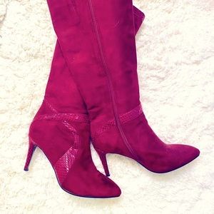 Boots, suede